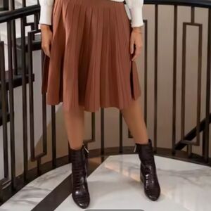 Chic White Ribbed Sweater